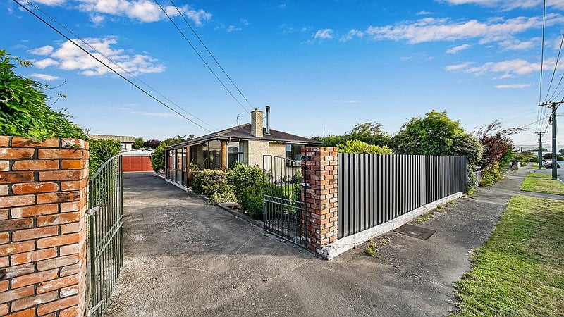 18 Frensham Crescent, Woolston, Christchurch - Carousel 2
