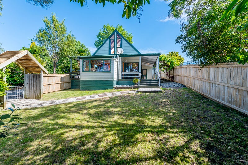 11 Tokay Place, Huapai, Kumeu - Carousel 1