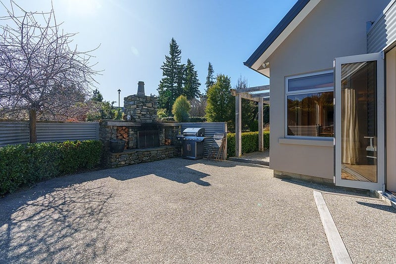 7 Drake Place, Lake Hāwea - Carousel 2