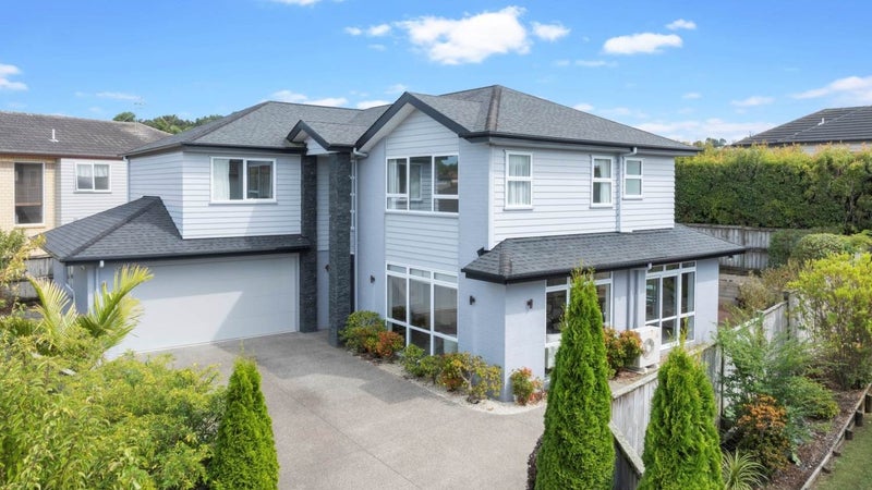 10 Soljans Place, Flat Bush, Auckland - Carousel 1