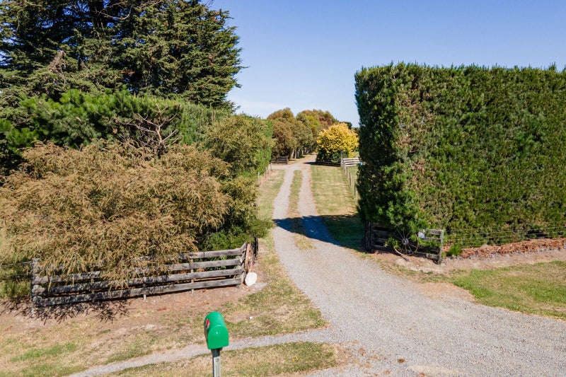 1070 Grahams Road, Ashton - Carousel 42