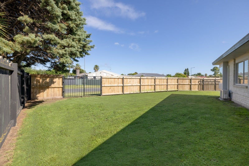 4 Crisp Drive, Papamoa Beach, Papamoa - Carousel 2