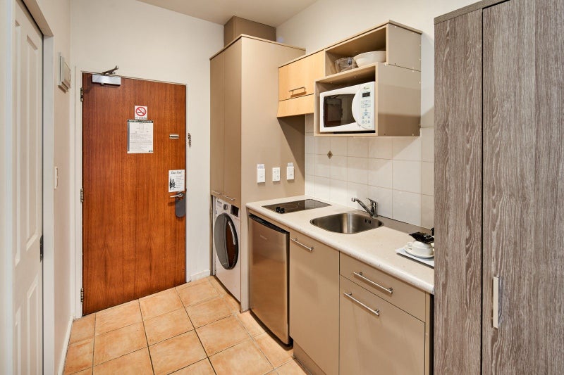 4J/154 The Terrace, Wellington Central, Wellington - Carousel 2