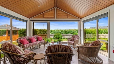 244 Grandview Road, Western Heights, Hamilton - Carousel 1