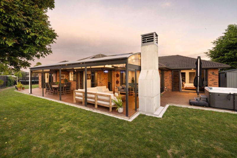 32 Winchester Place, Rototuna North, Hamilton - Carousel 1