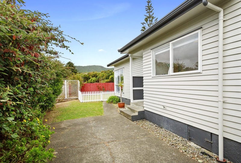 9A Redwood Avenue, Tawa, Wellington - Carousel 12