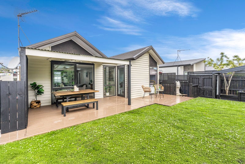 7 Skippy Patuwai Lane, Glen Innes, Auckland - Carousel 2
