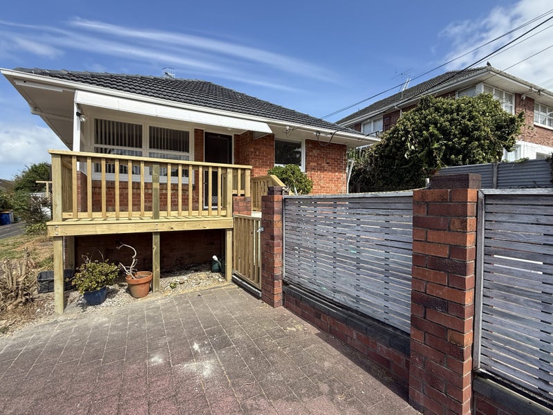 1/40 Ocean View Road, Northcote, Auckland - Carousel 1