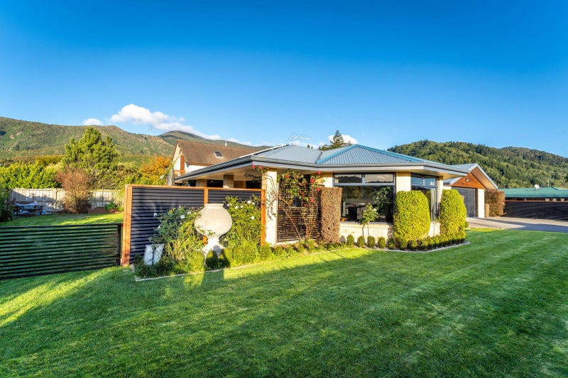 6 Admiralty Place, Waikawa, Picton - Carousel 20