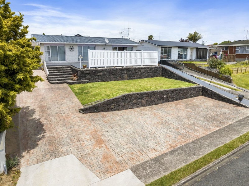 2 Slater Place, Te Puke - Carousel 2