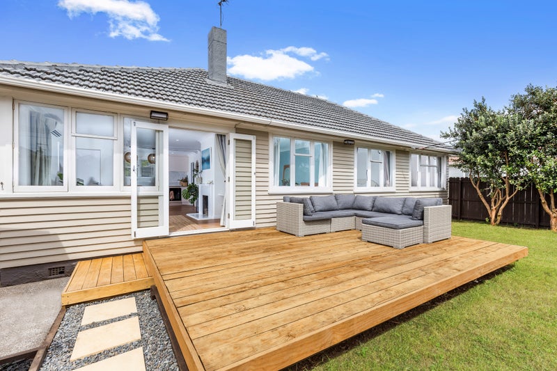 6 Coral Crescent, Panmure, Auckland - Carousel 2