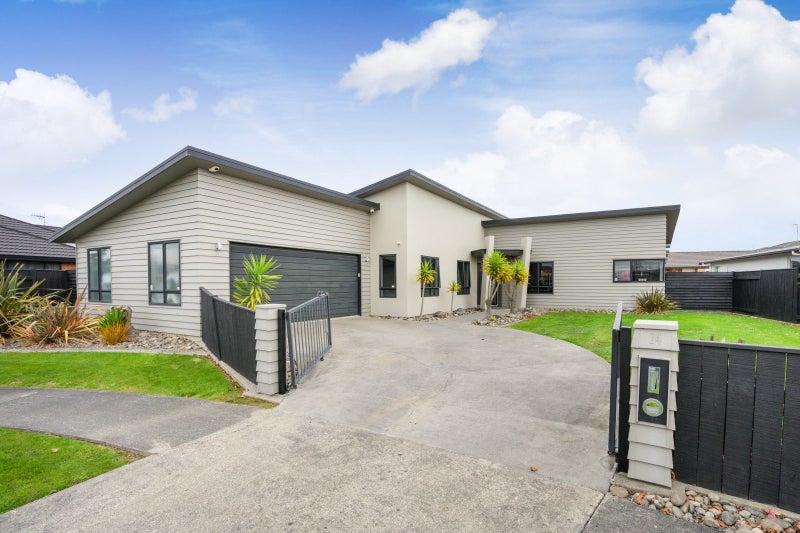 24 Branigan Parade, Kelvin Grove, Palmerston North - Carousel 30