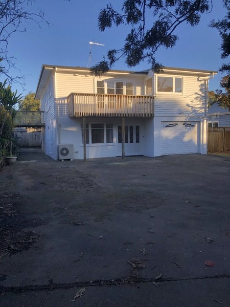 92 School Road, Morningside, Auckland - Carousel 11
