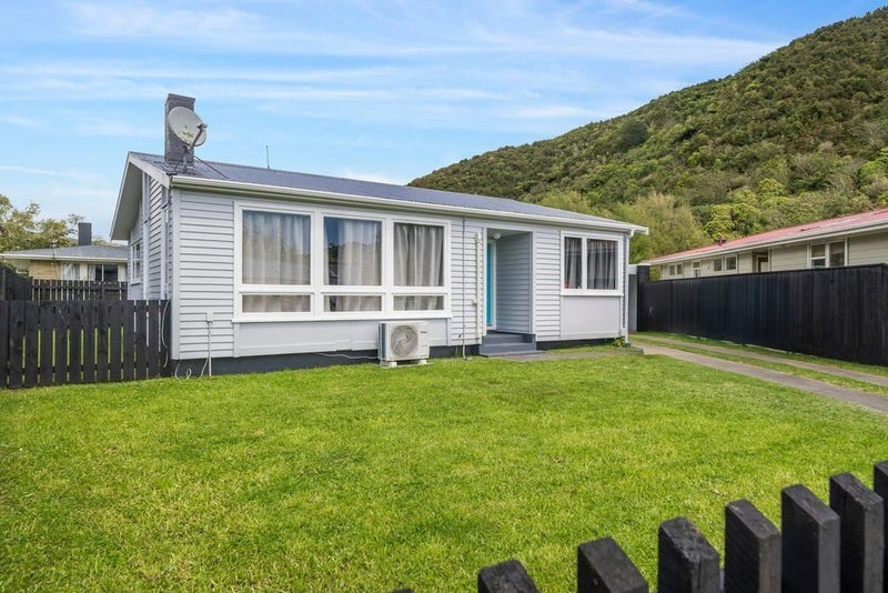 9 Orewa Grove, Wainuiomata, Lower Hutt - Carousel 1