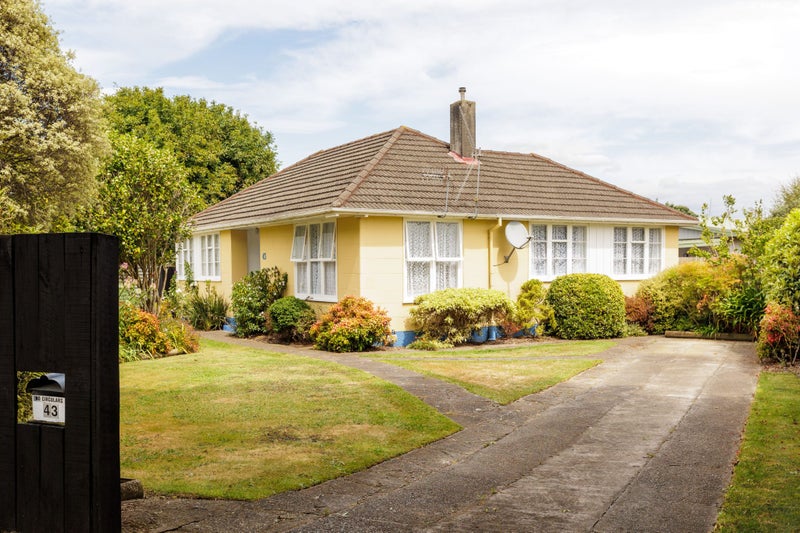 43 Exeter Crescent, Takaro, Palmerston North - Carousel 21