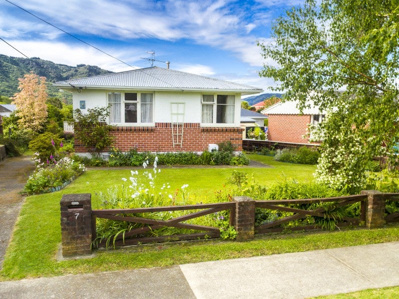 7 Cecil Street, Clouston Park, Upper Hutt - Carousel 1