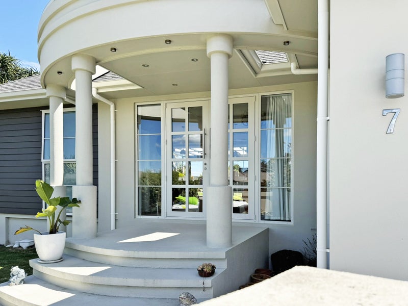 7 Stamford Place, Ohauiti - Carousel 2