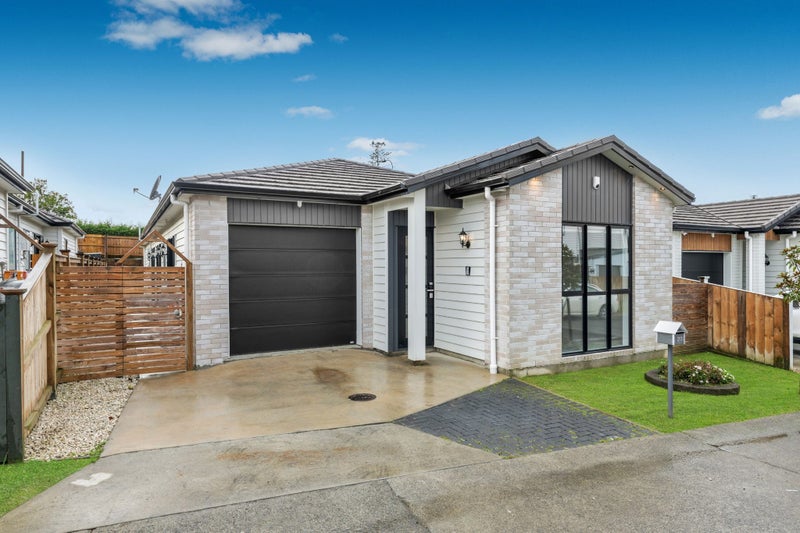 20 Selwyn Downs Lane, Opaheke, Papakura - Carousel 1