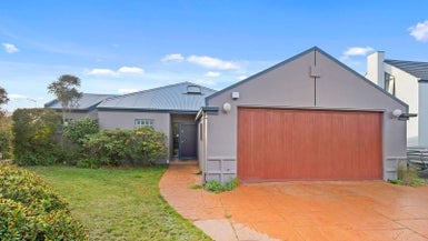 11 Evenwood Place, Waimairi Beach, Christchurch - Carousel 1