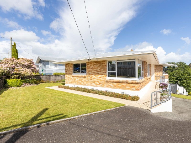 16 Penrith Street, Westown, New Plymouth - Carousel 2