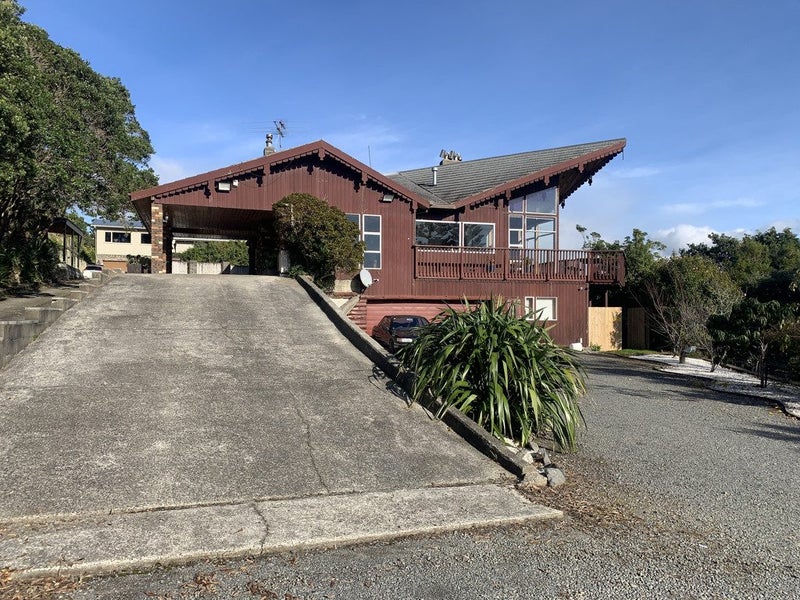 7 Mayfair Place, Tawa, Wellington - Carousel 1