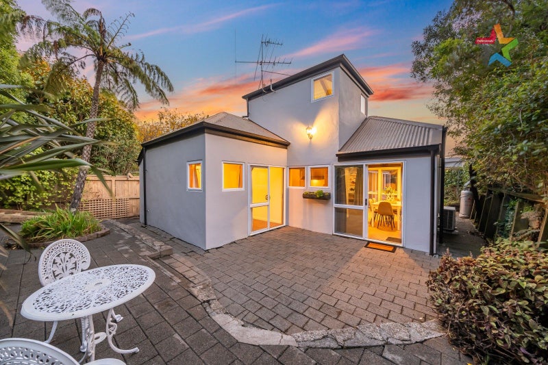 2/196 Dowse Drive, Maungaraki, Lower Hutt - Carousel 1