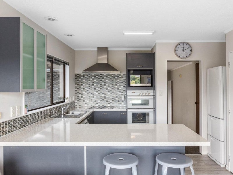 11 Picketboat Lane, Whitby, Porirua - Carousel 20