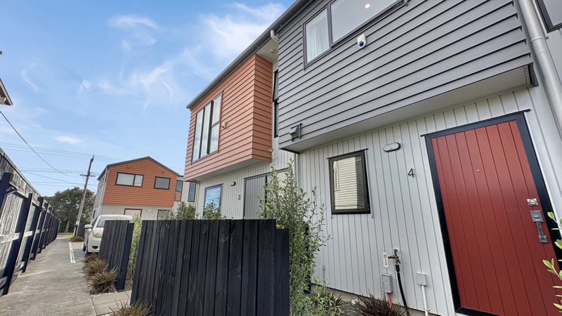 4/17 Rewarewa Road, Te Atatu Peninsula, Auckland - Carousel 2