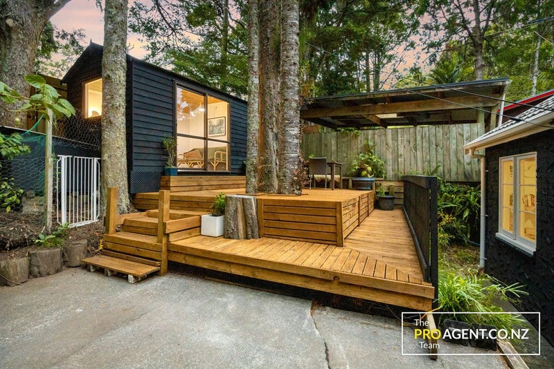 3 Minnehaha Avenue, Titirangi, Auckland - Carousel 2