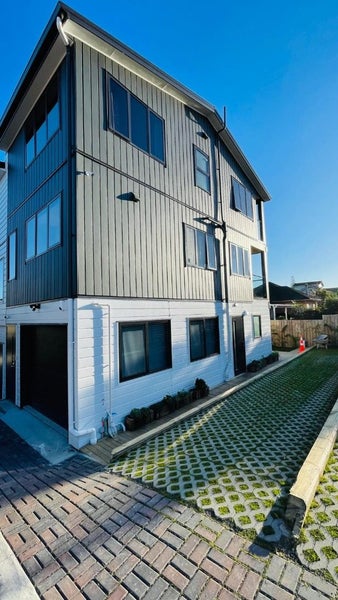 3/243 Mount Albert Road, Wesley, Auckland - Carousel 1