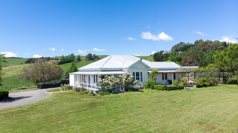 3773 State Highway 50, Hastings - Carousel 1