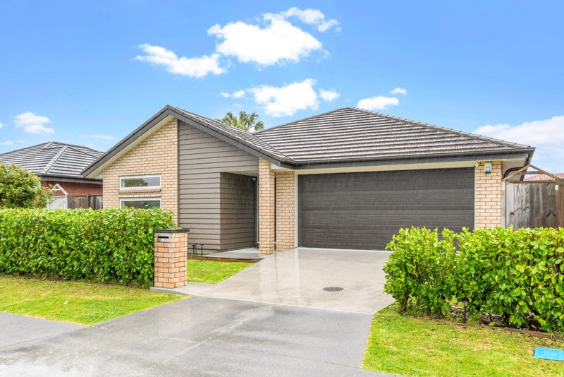 32 Waituarua Drive, Takanini, Auckland - Carousel 1