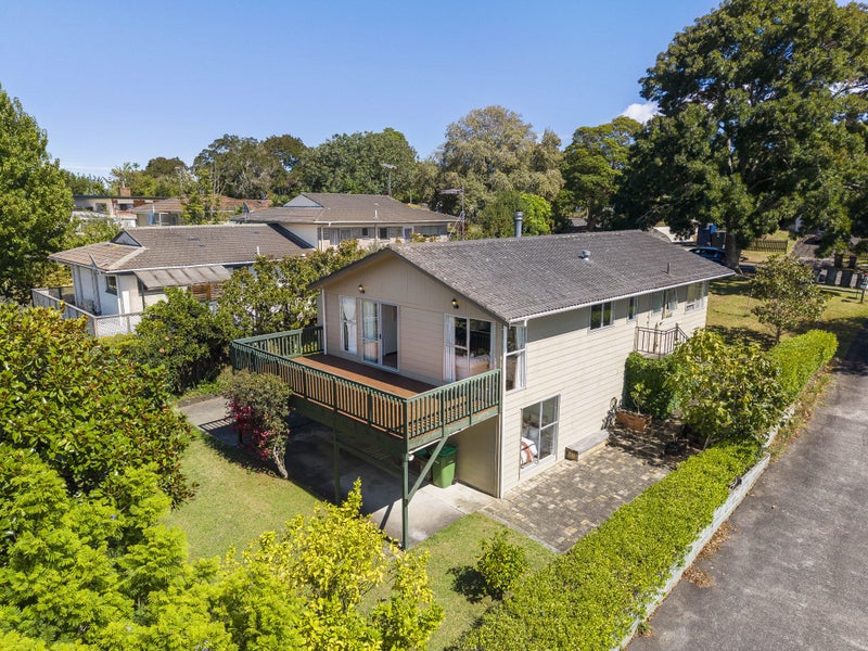 56 Mirrabooka Avenue, Botany Downs, Auckland - Carousel 1