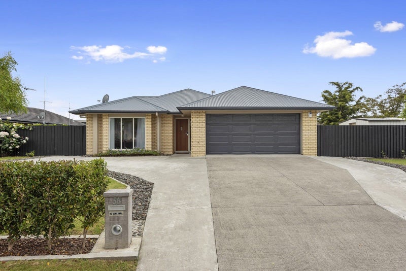 56 Barrington Drive, Huntington, Hamilton - Carousel 1