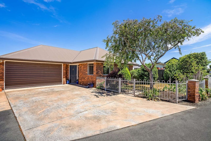 1 Georgia Lane, Casebrook, Christchurch - Carousel 1