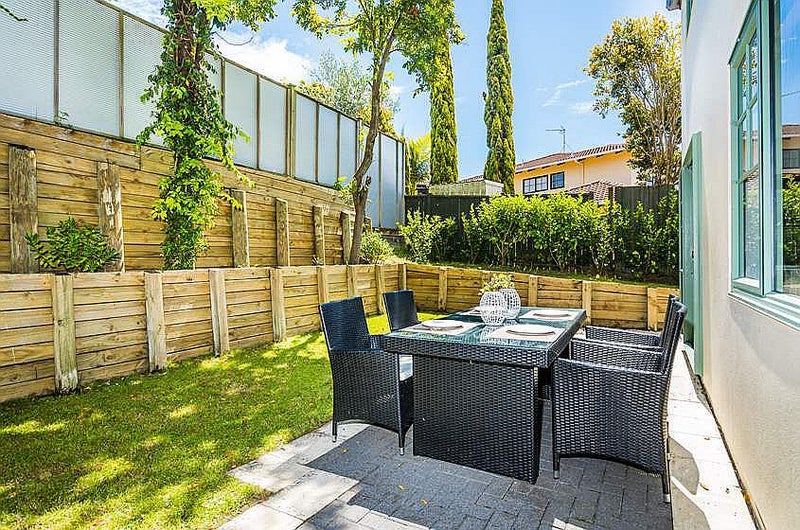 13I EBAN AVE, Hillcrest, Auckland - Carousel 17