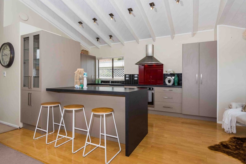 324B East Coast Road, Sunnynook, Auckland - Carousel 1