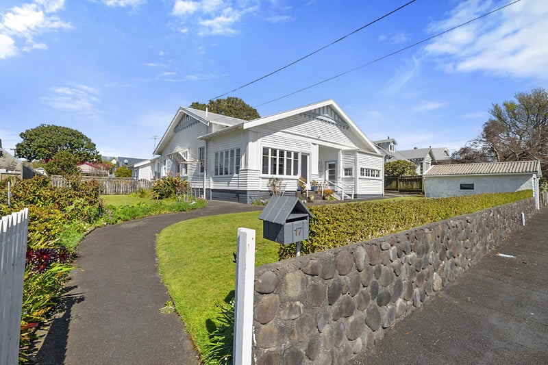 17 Barrett Street, Westown, New Plymouth - Carousel 1