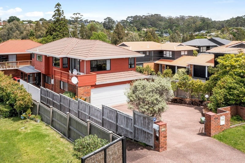 1/10 Channel View Road, Campbells Bay, Auckland - Carousel 1