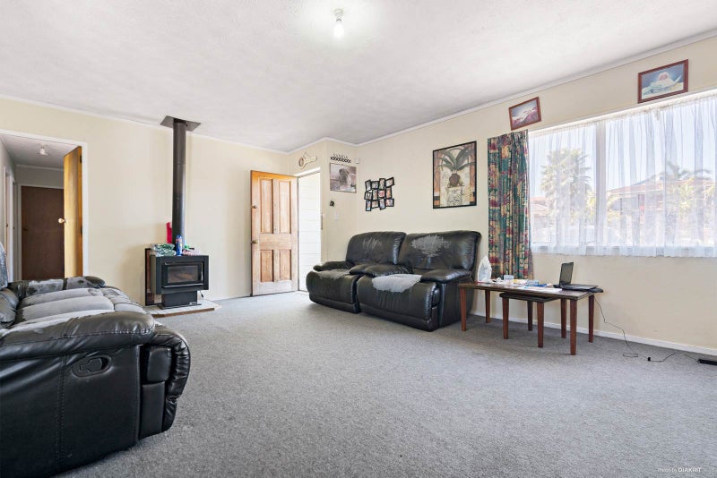 17 Greenstone Place, Clover Park, Auckland - Carousel 2