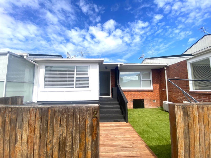 2/10 Park Avenue, Takapuna, Auckland - Carousel 2