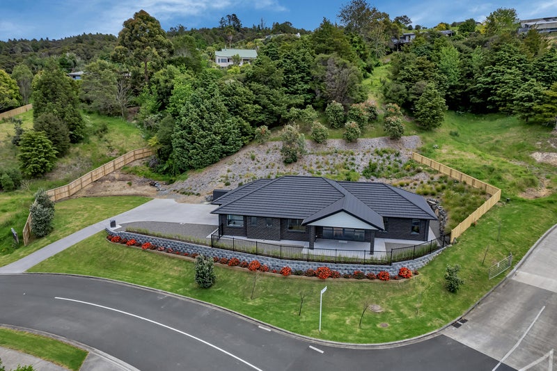 3 Walnut Grove, Kensington, Whangarei - Carousel 1