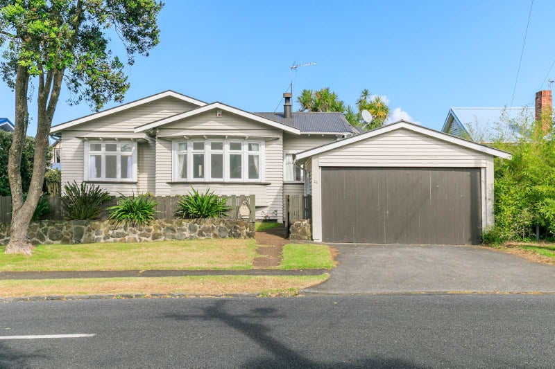2A Hollywood Avenue, Royal Oak, Auckland - Carousel 1