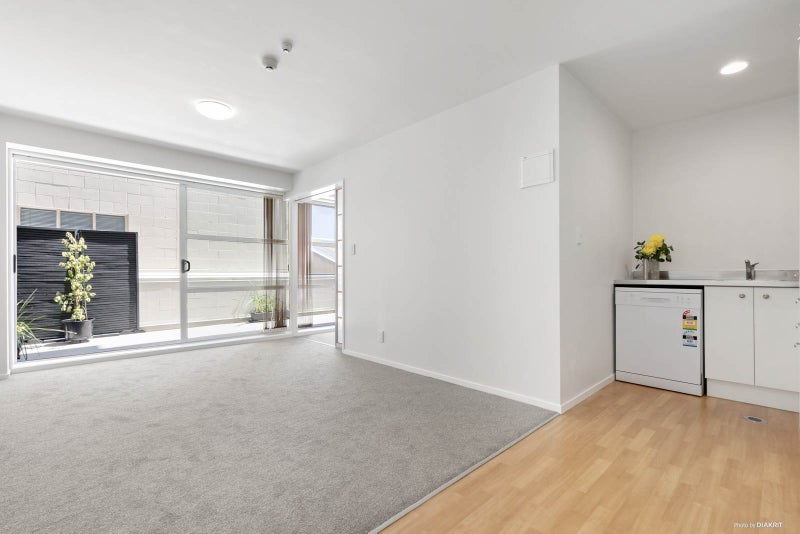 5/8 Clayton Street, Newmarket, Auckland - Carousel 1