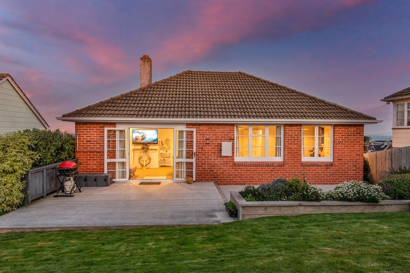 52 Aberdeen Road, Saint Clair, Dunedin - Carousel 1