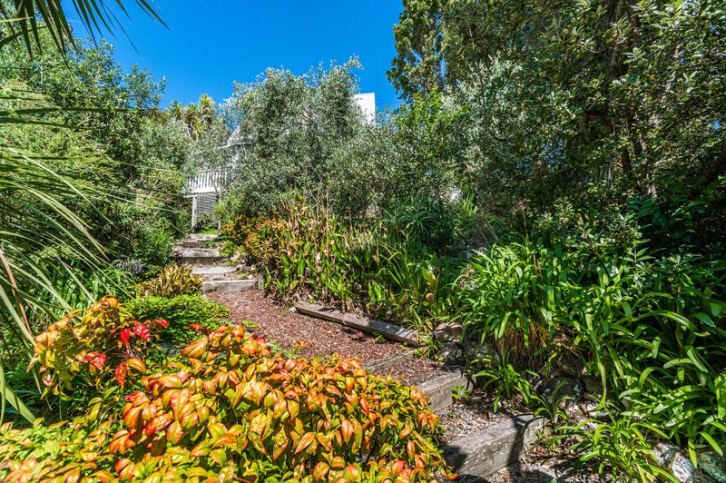 22 Ocean Road, Surfdale, Waiheke Island - Carousel 2