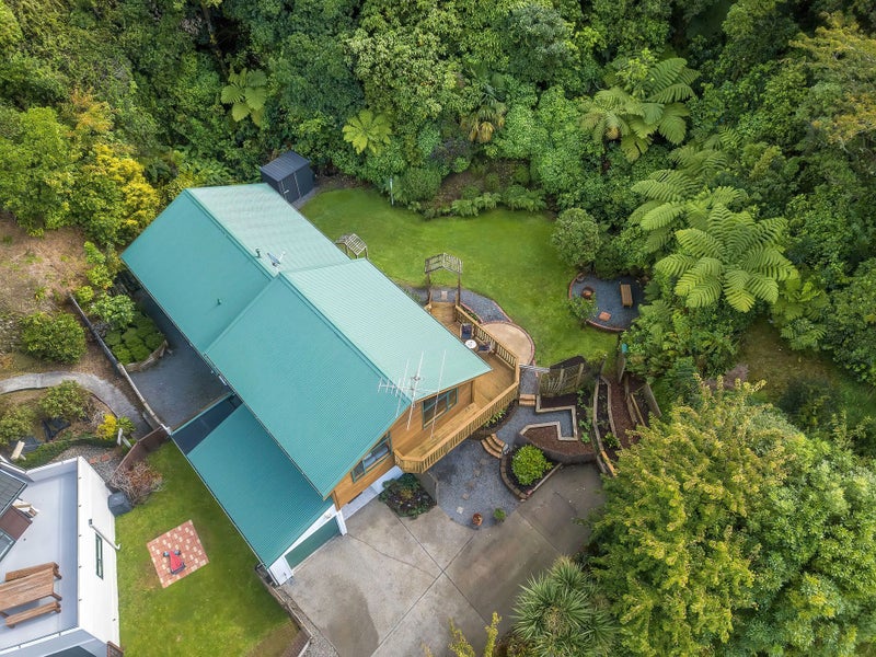 11 Bishops Glen, Tawa, Wellington - Carousel 23