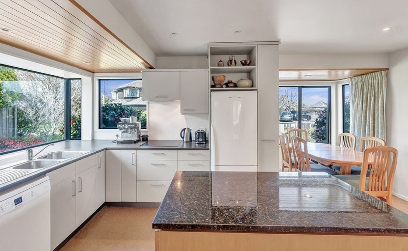 9 Buscot Gate, Avonhead, Christchurch - Carousel 2