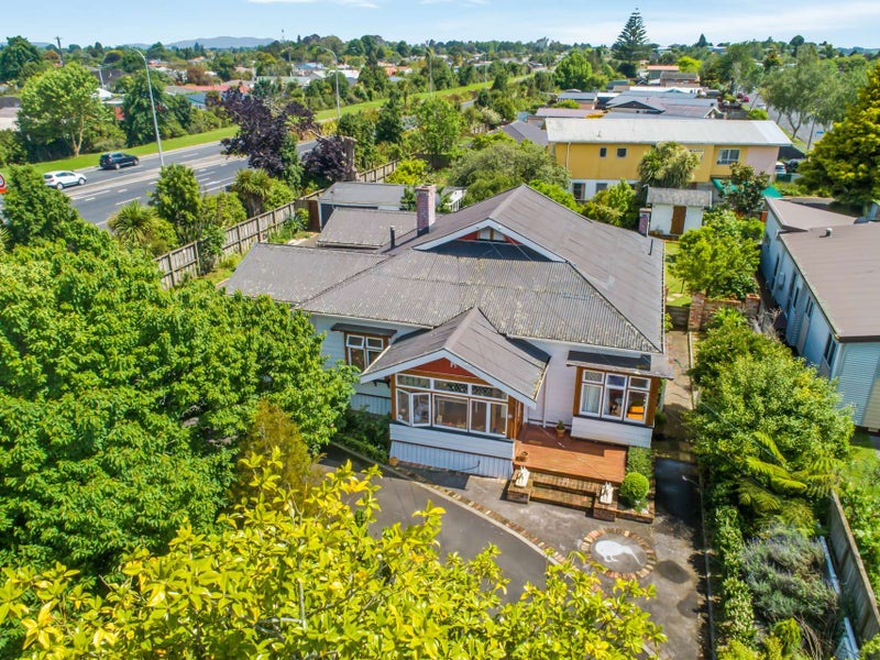 11 Powells Road, Fairview Downs, Hamilton - Carousel 1