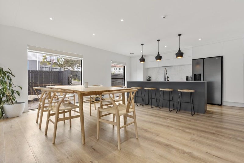 7A Overlea Road, Glen Innes, Auckland - Carousel 1